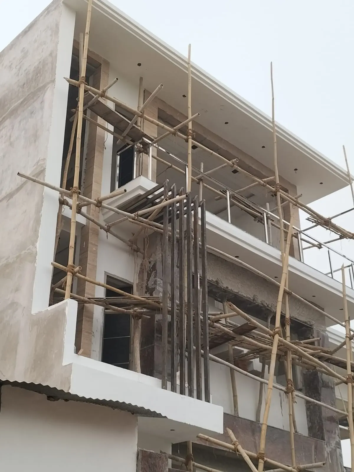  Building contractor in Mahanagar Lucknow